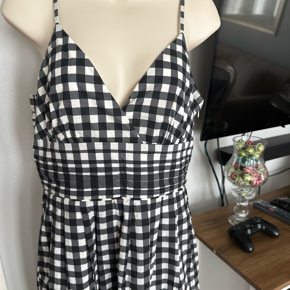 Banana Republic Black and White Checkered Women's Dress size 8 - Picture 4 of 8